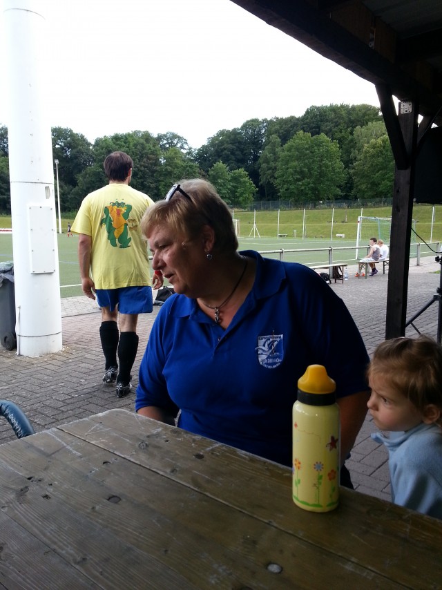 Ein Dorf spielt Fußball